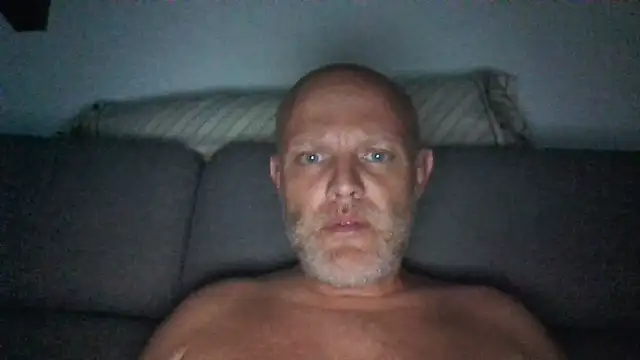 Snapshot of davigochi77bcn chatting on 10/25/25, 08:25 davigochi77bcn online show from 10/25/25, 08:25