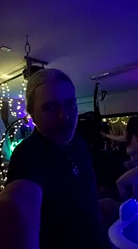 Hotredheadandtoungelasher online show from 01/07/25, 09:40