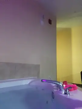 Hotredheadandtoungelasher online show from 10/21/25, 10:38