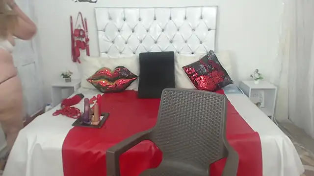 Sweetbigcatt online show from 03/04/26, 05:46