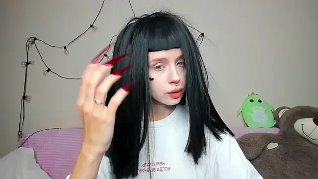 FlowerOfSin2001 online show from 09/20/25, 04:30