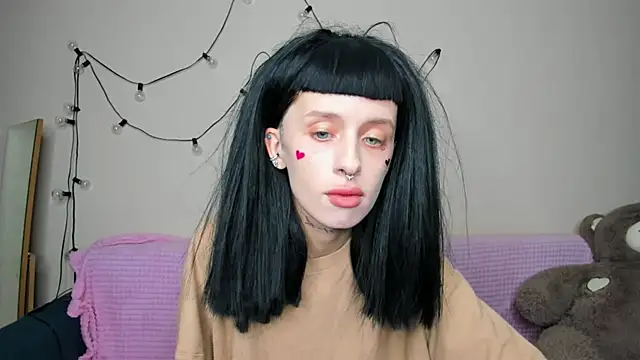 FlowerOfSin2001 online show from 10/01/25, 02:45