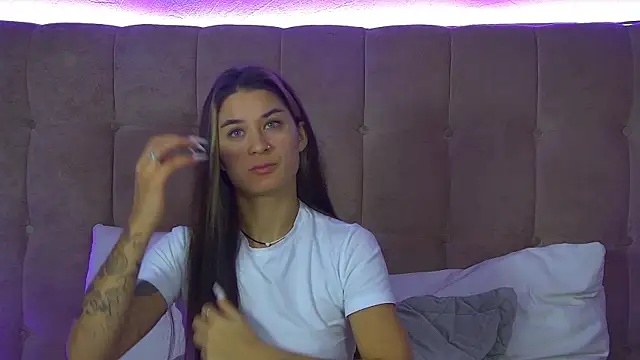 Snapshot of RachelSimpson chatting on 11/19/25, 06:41 RachelSimpson online show from 11/19/25, 06:41