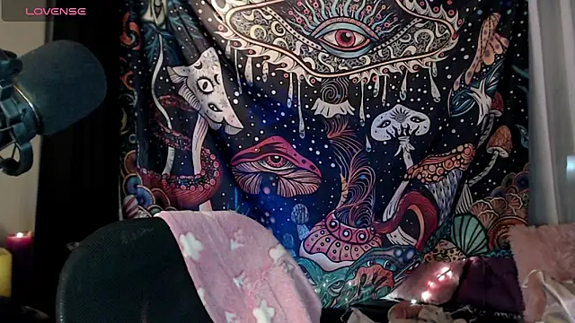 Snapshot of Hannah-Valhalla chatting on 10/31/25, 02:12 Hannah-Valhalla online show from 10/31/25, 02:12