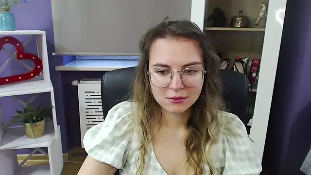 Snapshot of Zoey_Erotic chatting on 12/17/24, 10:12 Zoey Erotic online show from 12/17/24, 10:12