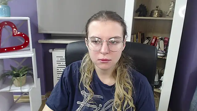 Snapshot of Zoey_Erotic chatting on 12/20/24, 05:36 Zoey Erotic online show from 12/20/24, 05:36