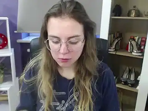 Snapshot of Zoey_Erotic chatting on 01/02/25, 11:41 Zoey Erotic online show from 01/02/25, 11:41