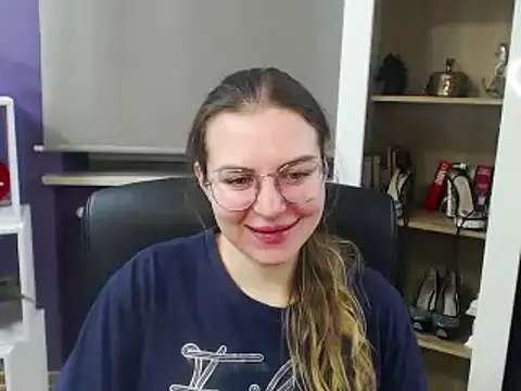 Snapshot of Zoey_Erotic chatting on 01/03/25, 05:28 Zoey Erotic online show from 01/03/25, 05:28