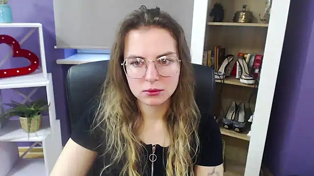 Snapshot of Zoey_Erotic chatting on 01/10/25, 08:40 Zoey Erotic online show from 01/10/25, 08:40