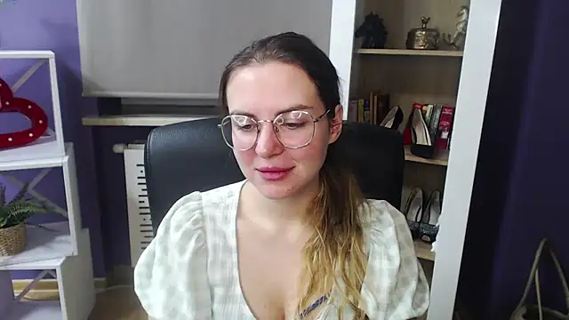 Snapshot of Zoey_Erotic chatting on 01/18/25, 05:31 Zoey Erotic online show from 01/18/25, 05:31