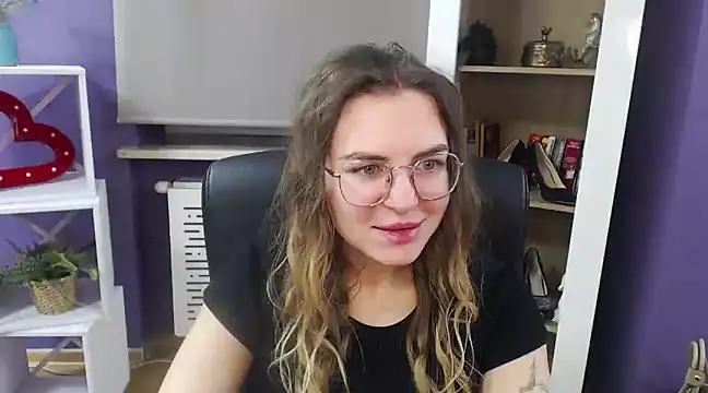 Snapshot of Zoey_Erotic chatting on 01/21/25, 05:27 Zoey Erotic online show from 01/21/25, 05:27