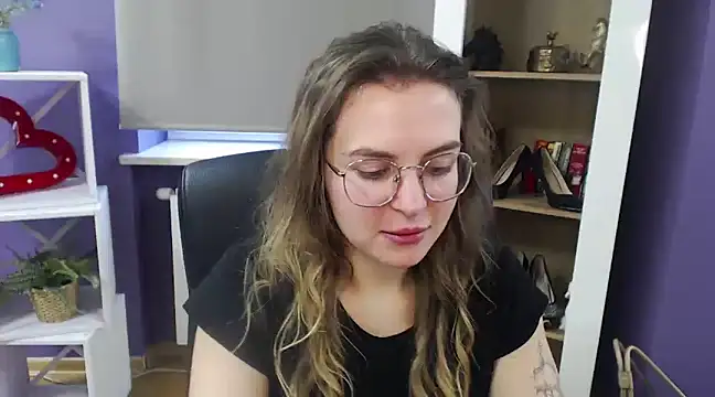 Snapshot of Zoey_Erotic chatting on 01/21/25, 11:46 Zoey Erotic online show from 01/21/25, 11:46