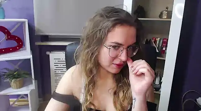 Snapshot of Zoey_Erotic chatting on 01/27/25, 05:25 Zoey Erotic online show from 01/27/25, 05:25