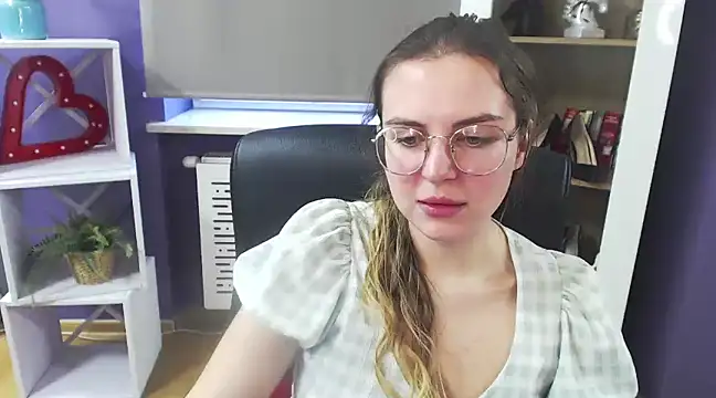 Snapshot of Zoey_Erotic chatting on 02/06/25, 11:43 Zoey Erotic online show from 02/06/25, 11:43