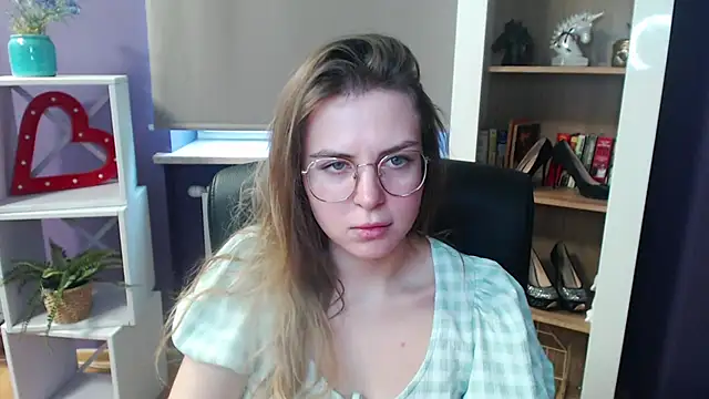 Snapshot of Zoey_Erotic chatting on 02/19/25, 08:55 Zoey Erotic online show from 02/19/25, 08:55