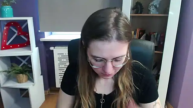 Snapshot of Zoey_Erotic chatting on 02/21/25, 10:50 Zoey Erotic online show from 02/21/25, 10:50