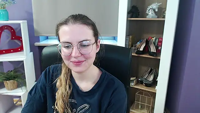 Snapshot of Zoey_Erotic chatting on 02/26/25, 11:41 Zoey Erotic online show from 02/26/25, 11:41