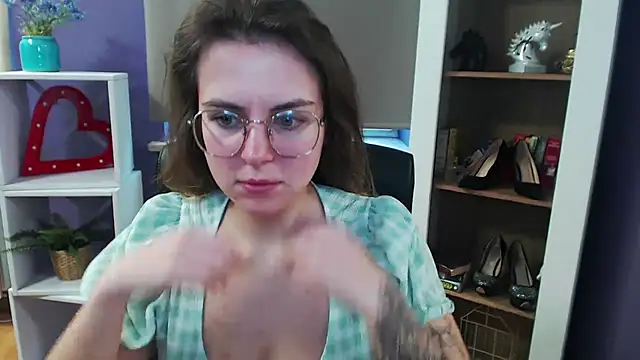 Snapshot of Zoey_Erotic chatting on 03/11/25, 08:41 Zoey Erotic online show from 03/11/25, 08:41