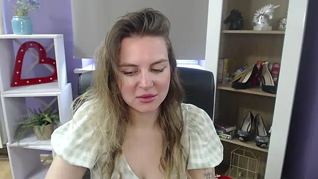 Snapshot of Zoey_Erotic chatting on 03/17/25, 10:06 Zoey Erotic online show from 03/17/25, 10:06