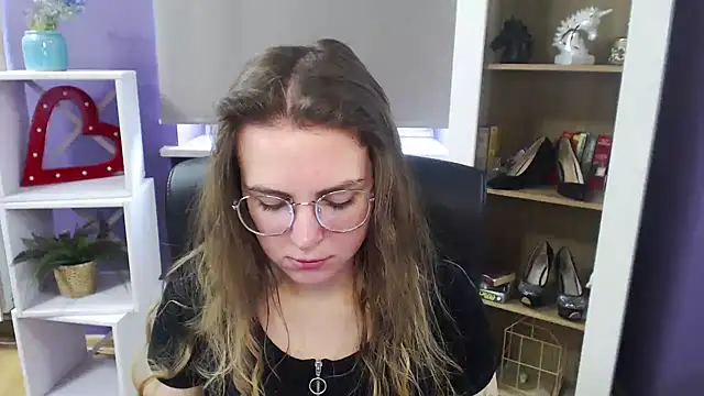 Snapshot of Zoey_Erotic chatting on 03/20/25, 09:26 Zoey Erotic online show from 03/20/25, 09:26