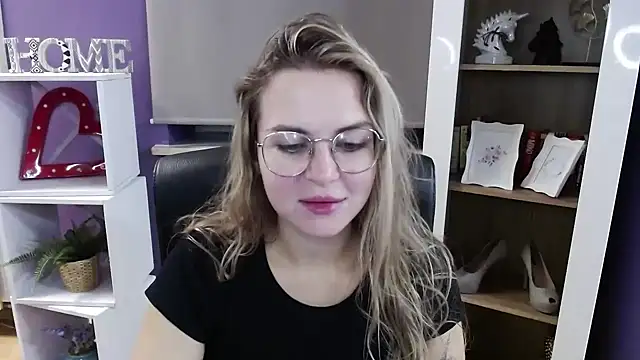 Zoey Erotic online show from 10/27/25, 05:22