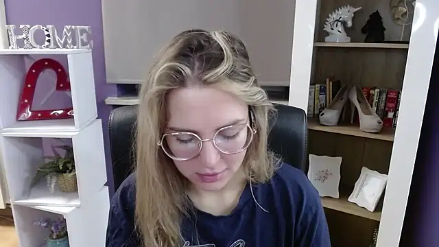 Zoey Erotic online show from 11/07/25, 05:29