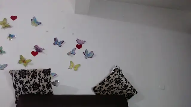 Snapshot of linapalacios chatting on 11/23/25, 02:17 linapalacios online show from 11/23/25, 02:17