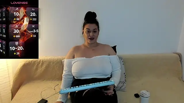 Snapshot of Laura_sinner chatting on 01/16/26, 07:29 Laura sinner online show from 01/16/26, 07:29