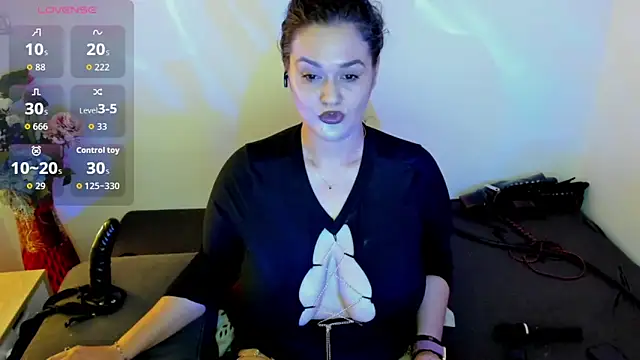 Snapshot of Laura_sinner chatting on 06/18/26, 04:22 Laura sinner online show from 06/18/26, 04:22