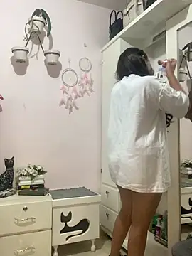 Snapshot of Kataliina chatting on 01/27/25, 09:55 Kataliina online show from 01/27/25, 09:55