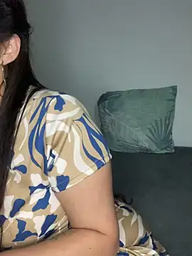 Snapshot of Kataliina chatting on 01/30/25, 06:35 Kataliina online show from 01/30/25, 06:35