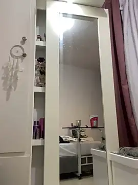 Snapshot of Kataliina chatting on 02/18/25, 02:49 Kataliina online show from 02/18/25, 02:49