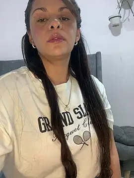 Snapshot of Kataliina chatting on 02/21/25, 03:12 Kataliina online show from 02/21/25, 03:12