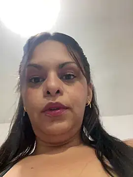 Snapshot of Kataliina chatting on 03/11/25, 10:09 Kataliina online show from 03/11/25, 10:09