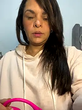 Snapshot of Kataliina chatting on 10/08/25, 04:10 Kataliina online show from 10/08/25, 04:10