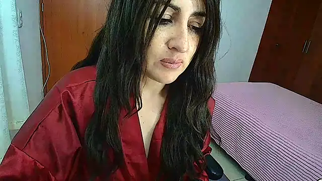 Snapshot of naughty_sarahh chatting on 01/20/25, 05:37 naughty sarahh online show from 01/20/25, 05:37
