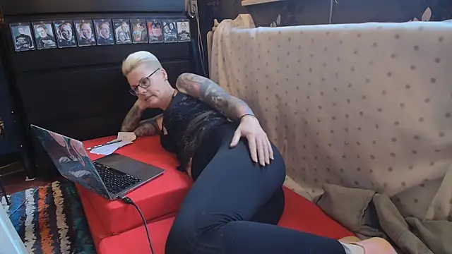 MaryG online show from 01/16/25, 09:37