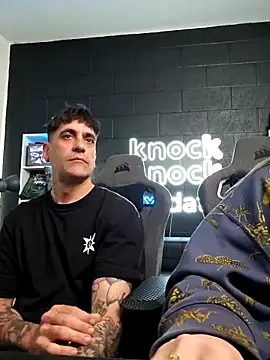 Snapshot of Elnonoykeila77 chatting on 09/26/25, 02:43 Elnonoykeila77 online show from 09/26/25, 02:43