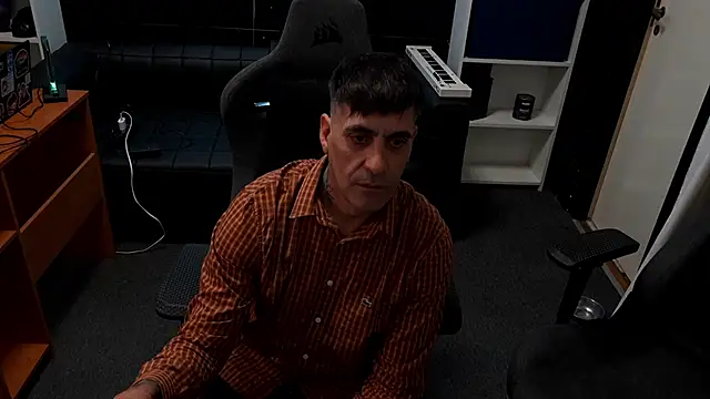 Elnonoykeila77 online show from 04/14/26, 07:31