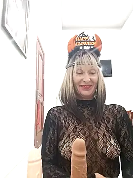 Snapshot of Eliza_Wendy chatting on 10/27/25, 01:31 Eliza Wendy online show from 10/27/25, 01:31