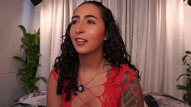 agatha collins  online show from 03/25/26, 06:47