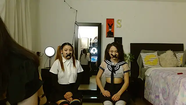 Snapshot of 3littleschoolteens chatting on 02/16/25, 06:32 3littleschoolteens online show from 02/16/25, 06:32