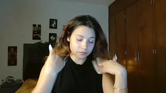 3littleschoolteens online show from 11/24/25, 06:46