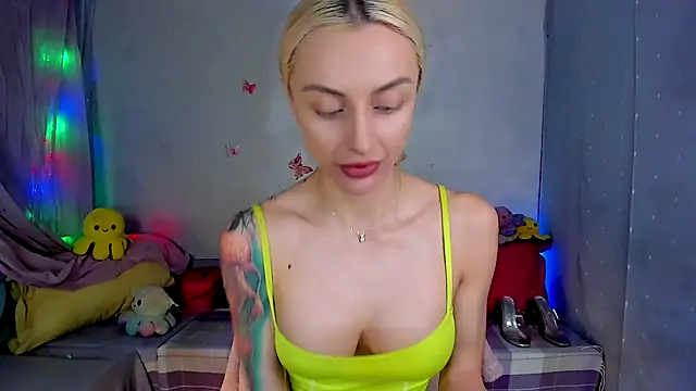 LickLizzy online show from 11/02/25, 04:48