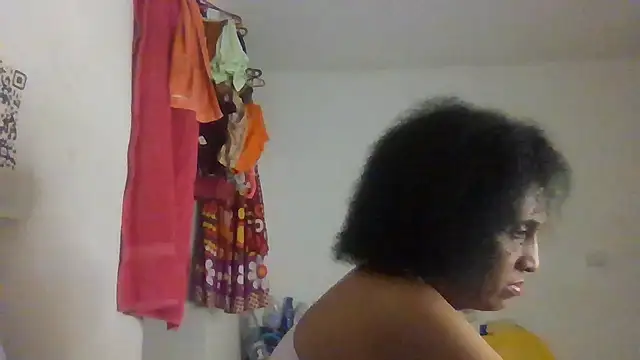 Aishamara online show from 10/18/25, 10:27