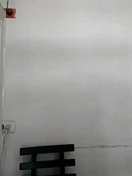 Snapshot of PrivCamZone chatting on 09/29/25, 06:13 PrivCamZone online show from 09/29/25, 06:13