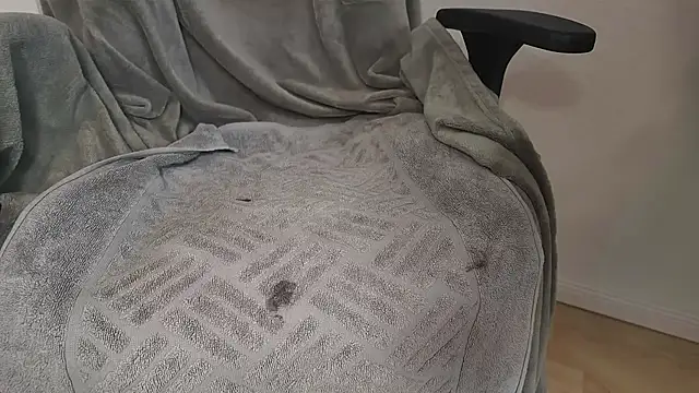 Snapshot of control-me chatting on 09/08/25, 05:12 control-me online show from 09/08/25, 05:12