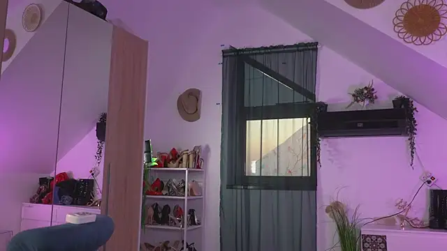 Amaliamour online show from 04/17/26, 03:31