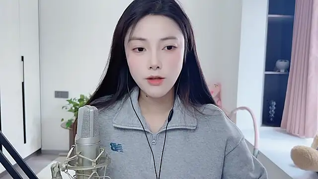 Snapshot of HaagenDazs_ chatting on 12/04/24, 05:27 HaagenDazs online show from 12/04/24, 05:27