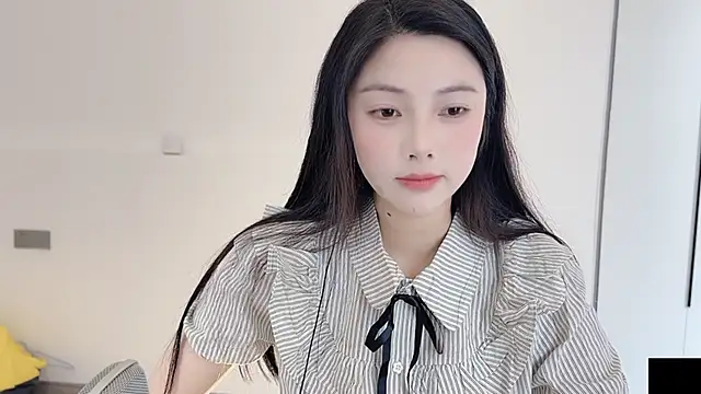 Snapshot of HaagenDazs_ chatting on 02/19/25, 05:49 HaagenDazs online show from 02/19/25, 05:49